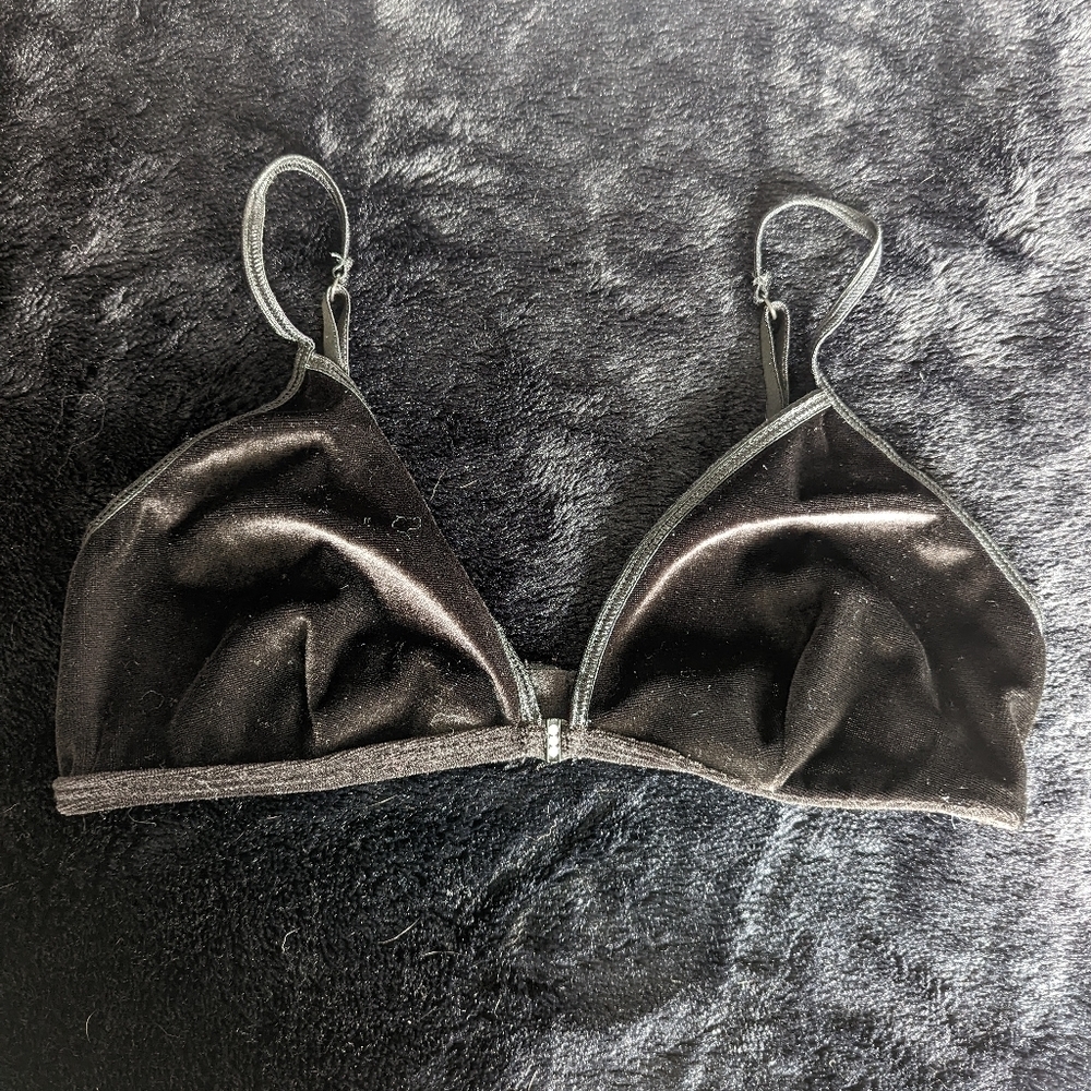 Triangle Bra - Picture 3 of 7